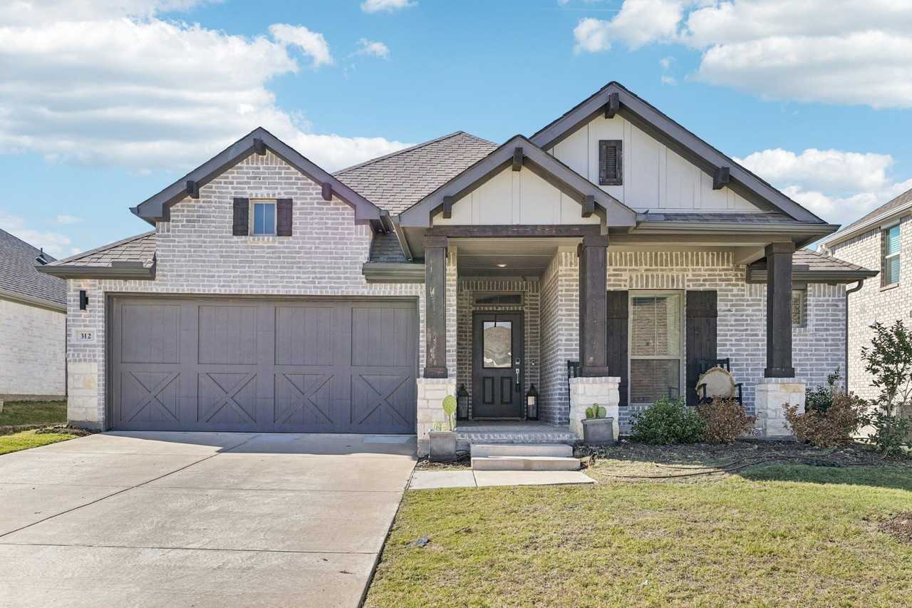 312 Scenic Point Dr