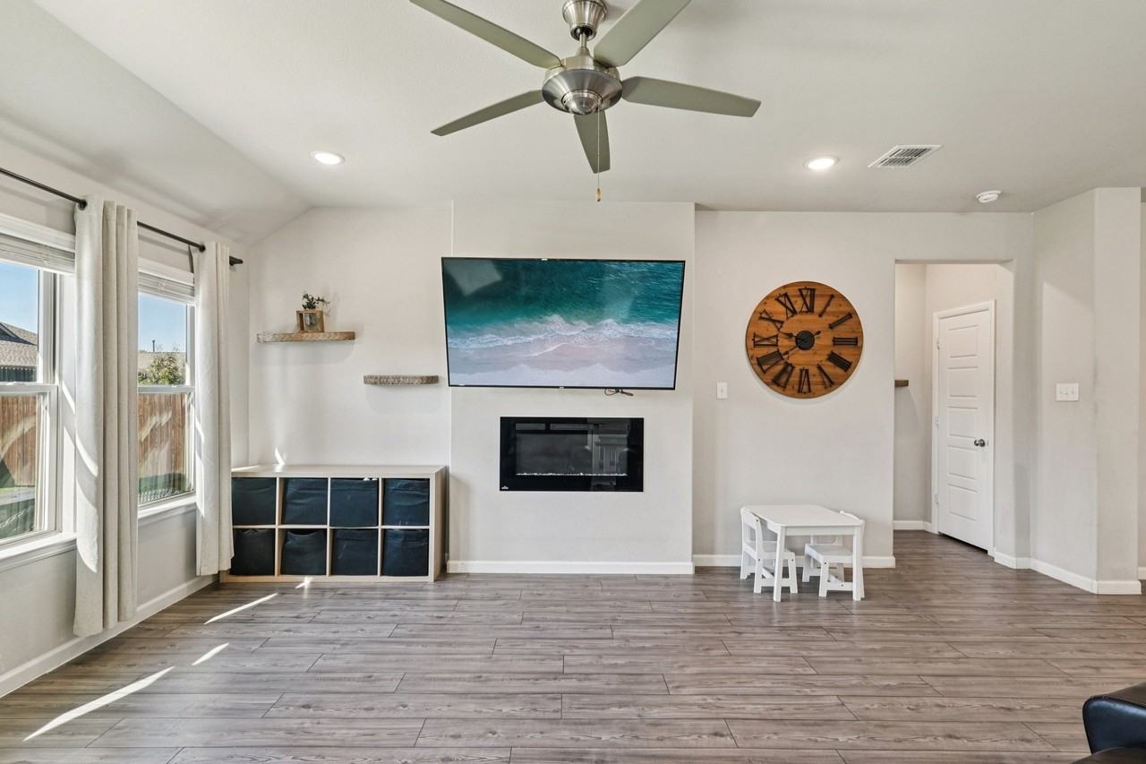 312 Scenic Point Dr - Photo 6 of 36
