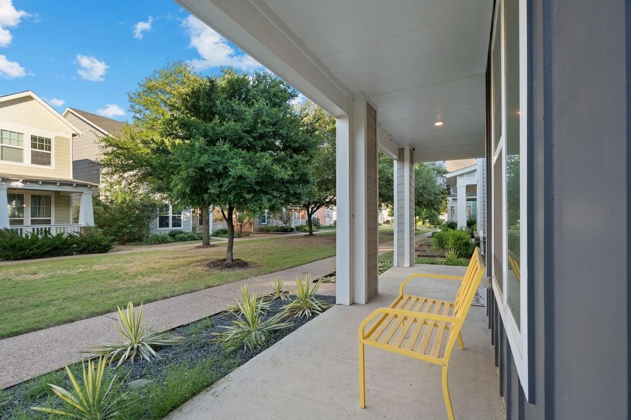 3710 Prague Mews - Photo 4 of 32