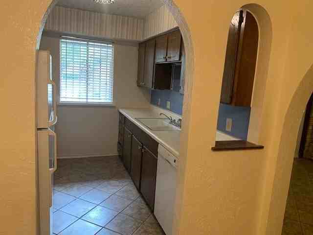 1221 Willow Wood Ct - Photo 7 of 28