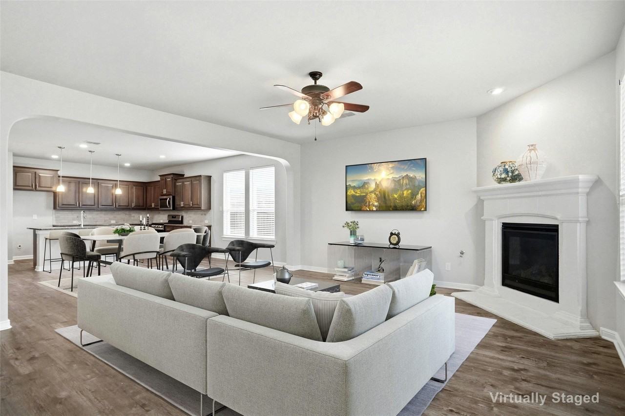 525 Lindisfarne Ln - Photo 4 of 19
