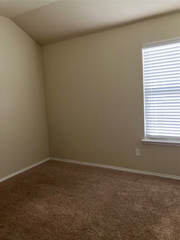 1445 Whitewater Dr - Photo 7 of 15