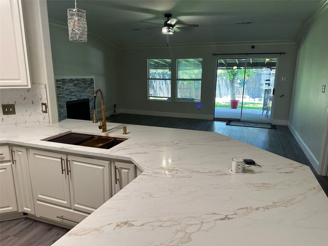 5028 Coral Cv - Photo 2 of 40