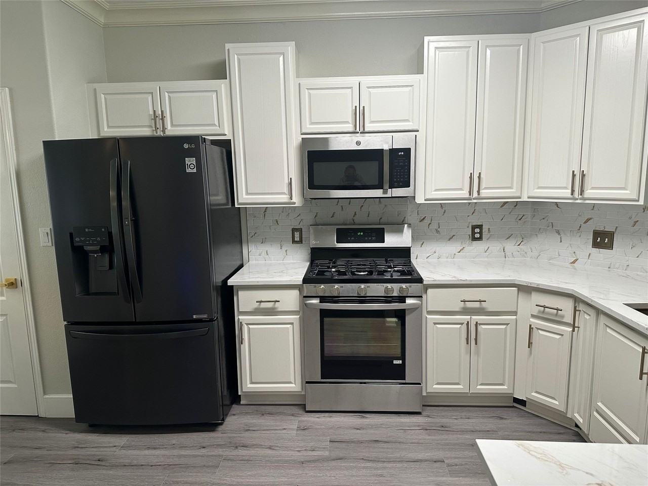5028 Coral Cv - Photo 3 of 40