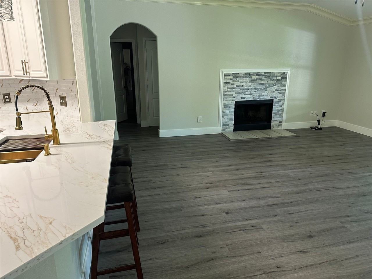 5028 Coral Cv - Photo 5 of 40