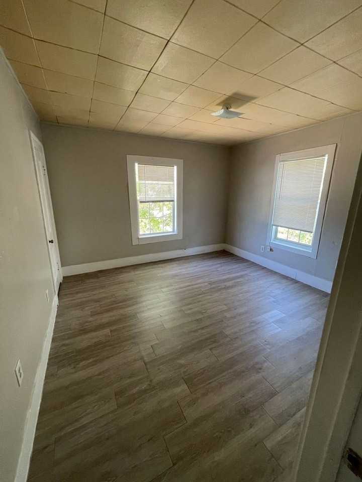 649 En 18th St #4 - Photo 2 of 8