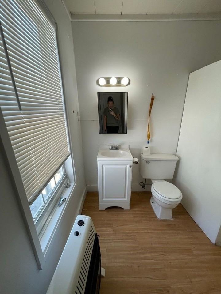 649 En 18th St #4 - Photo 6 of 8