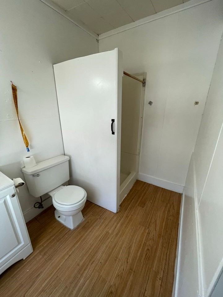 649 En 18th St #4 - Photo 7 of 8