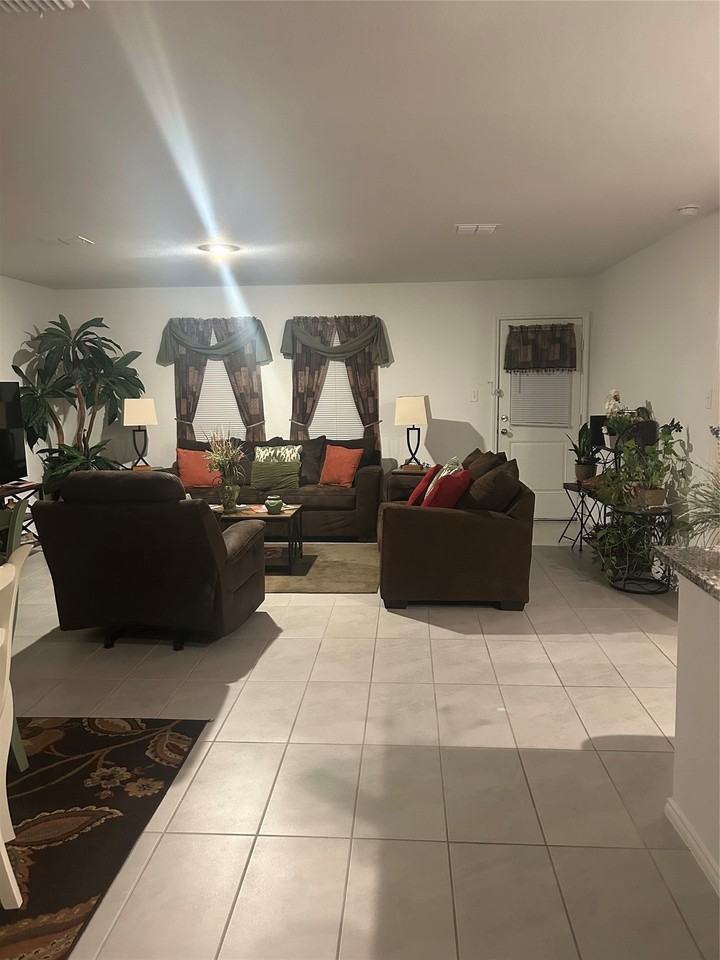 1503 Gentle Night Dr - Photo 2 of 13