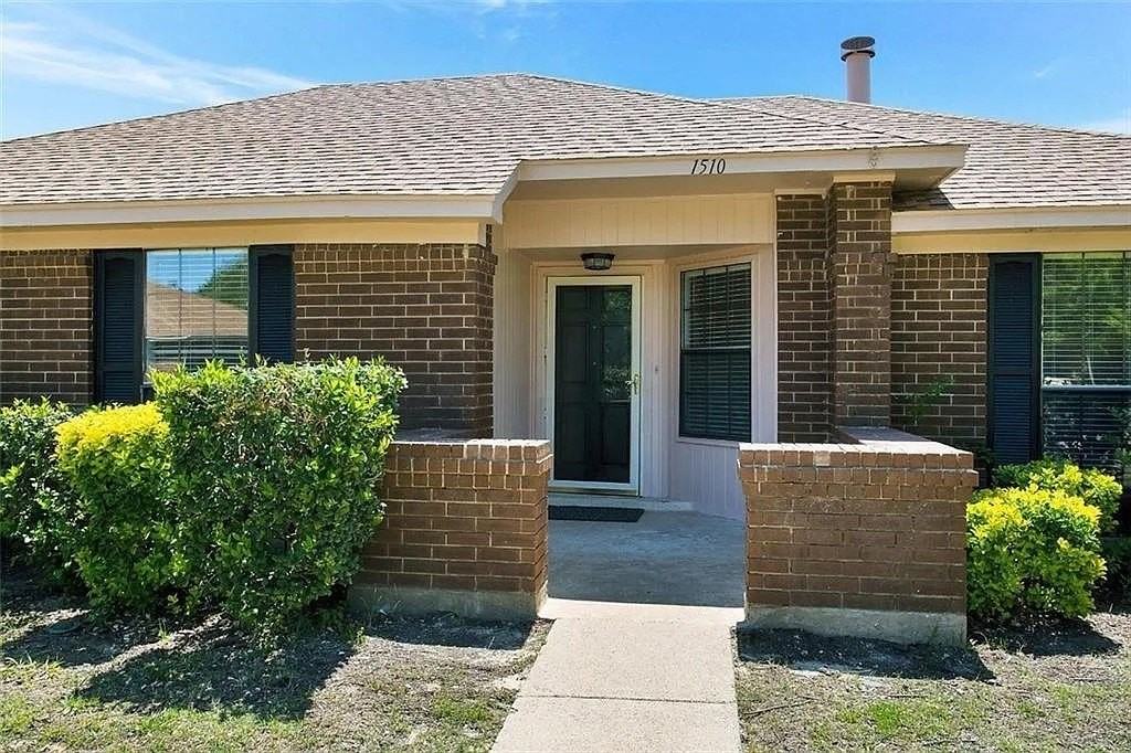 1510 Gardenia Dr - Photo 2 of 26