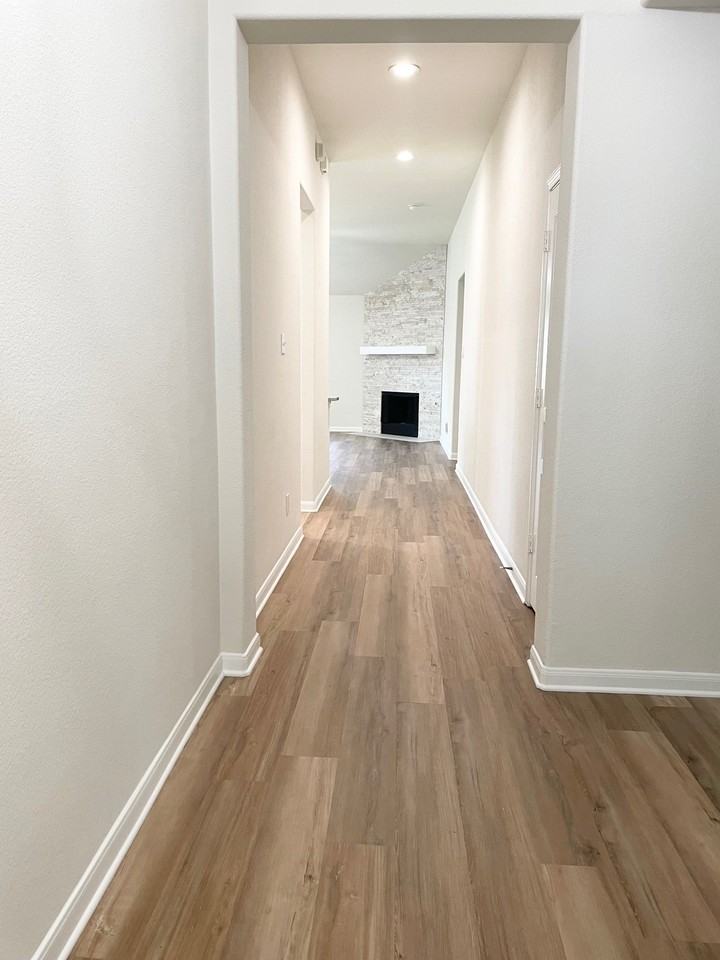 2705 Lumina Dr - Photo 2 of 22