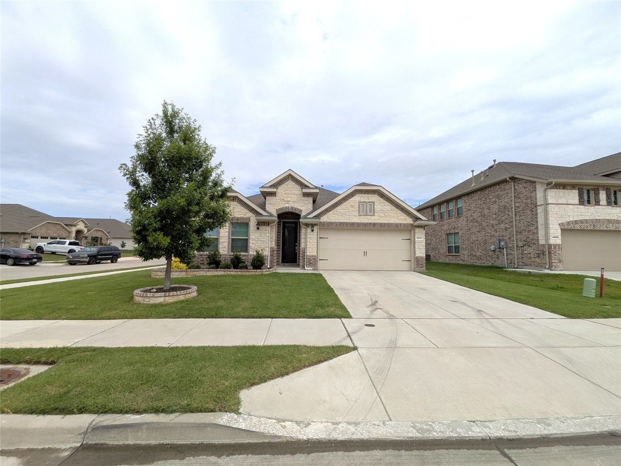 14601 Little Water Dr - Photo 2 of 33