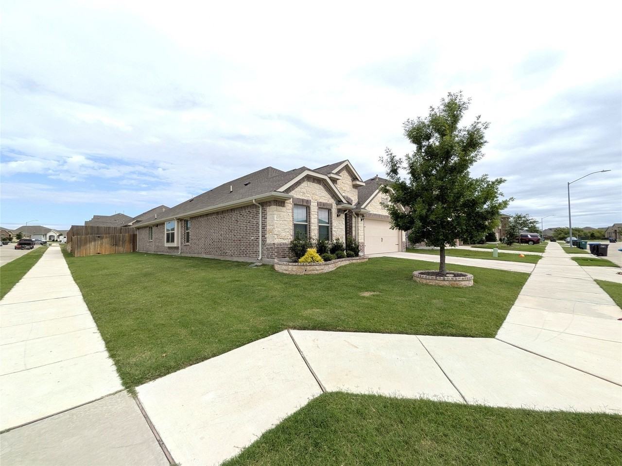 14601 Little Water Dr - Photo 3 of 33