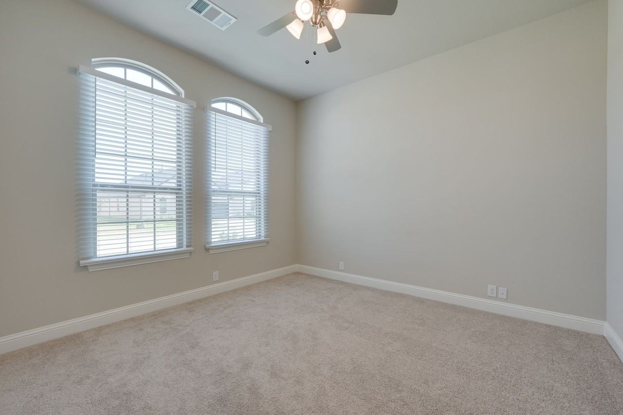 16417 Garden Dr - Photo 5 of 25