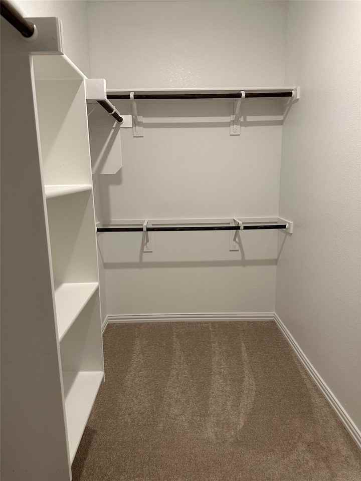 8505 Honeylocust St - Photo 7 of 16
