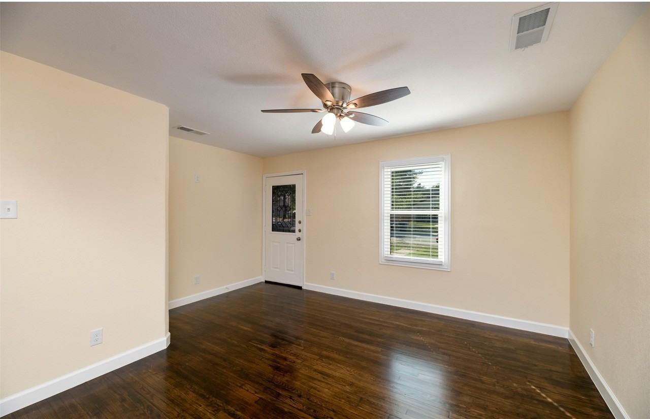 2610 Michigan Ave - Photo 6 of 19