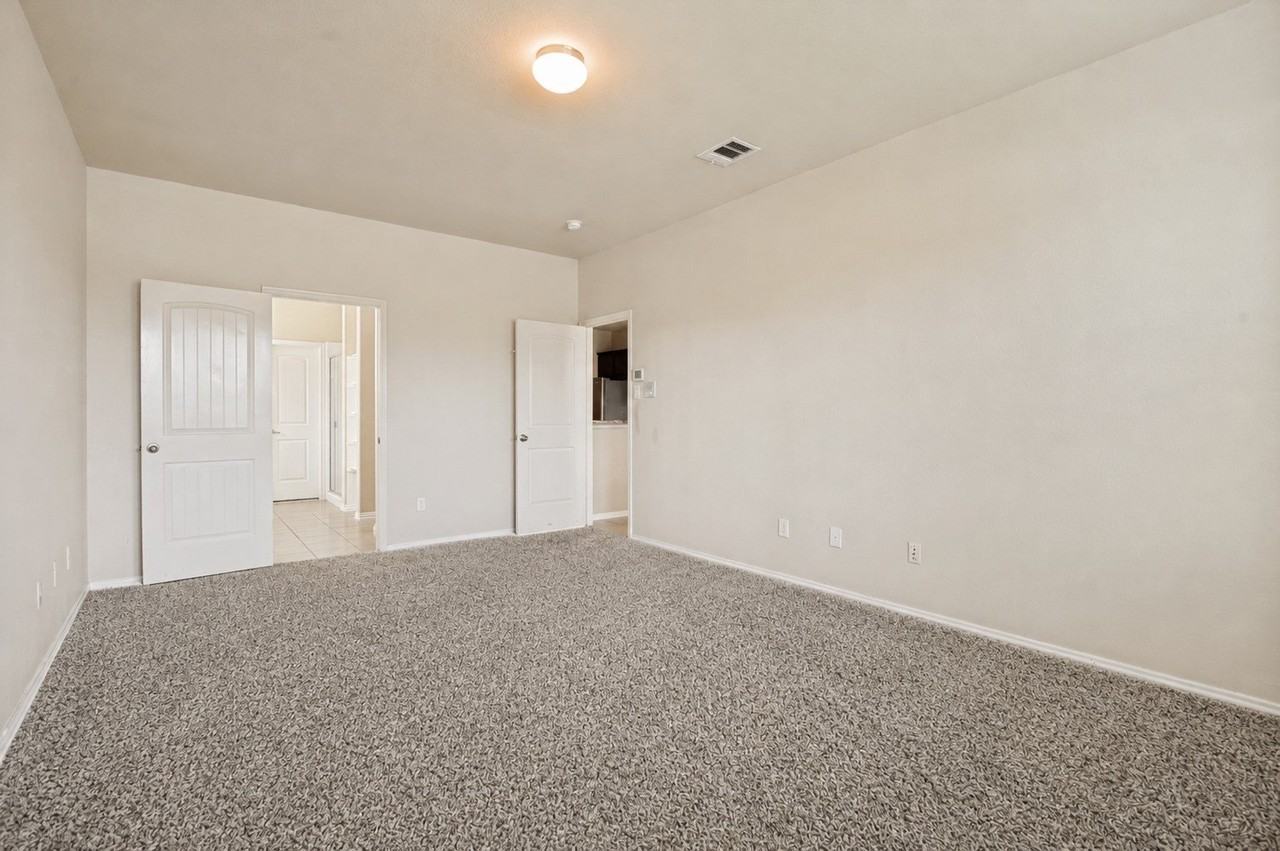 1305 Lone Pine Dr - Photo 6 of 25