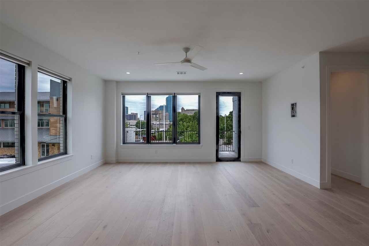 309 W Daggett Ave #205 - Photo 5 of 13