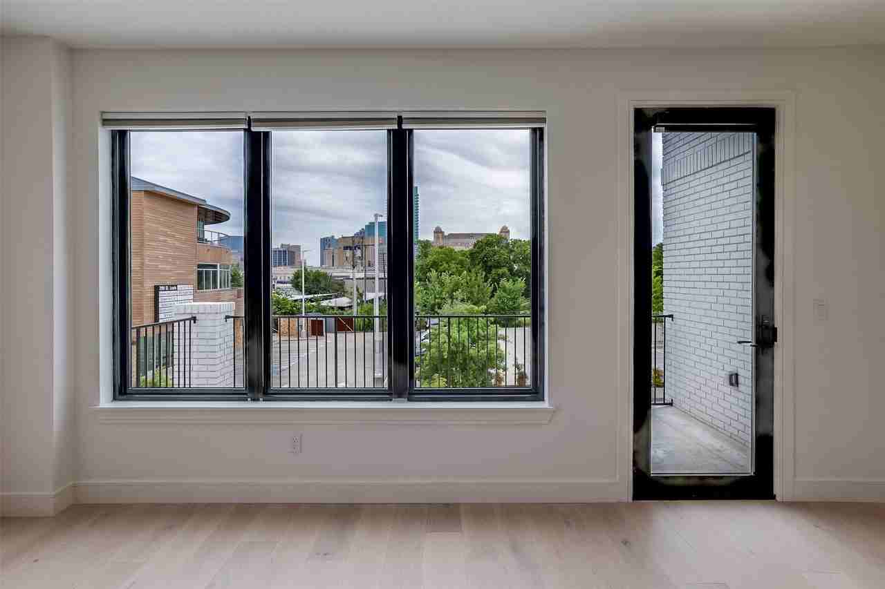 309 W Daggett Ave #205 - Photo 6 of 13