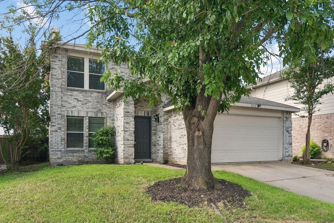 2232 Chestnut Dr - Photo 2 of 23