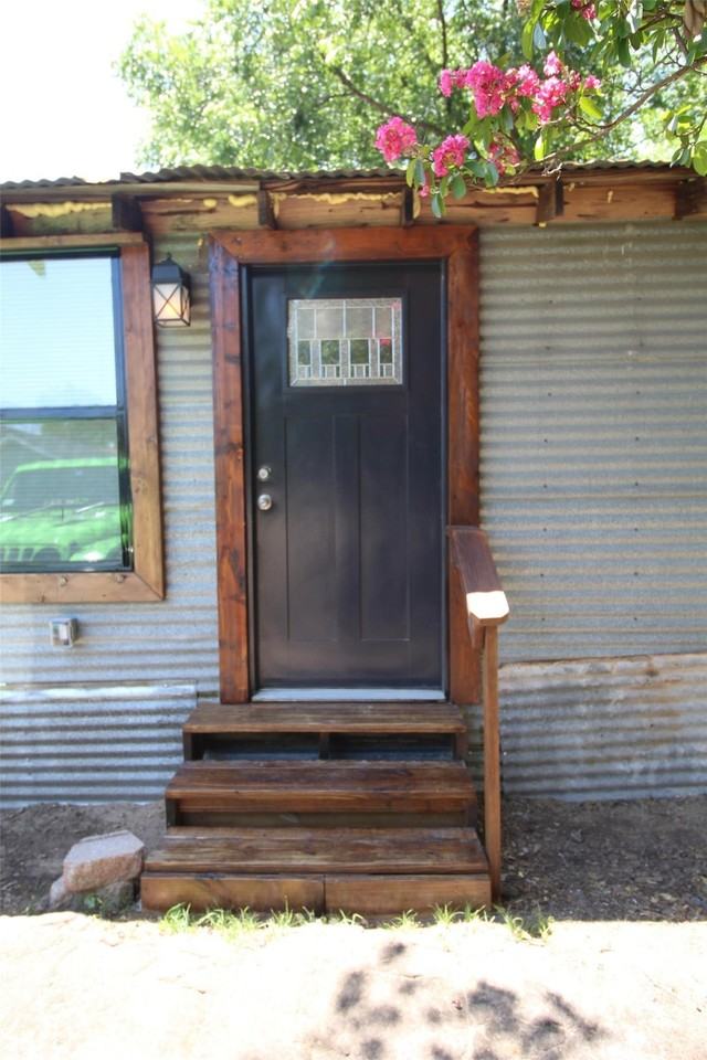 213 N Waldrip St - Photo 2 of 16