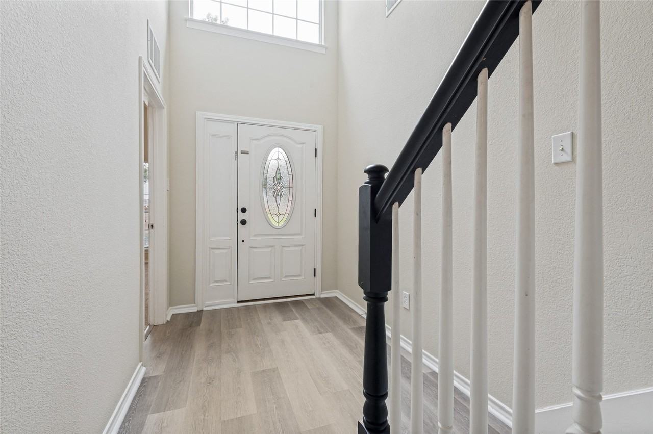 6137 Pebble Creek Dr - Photo 3 of 25