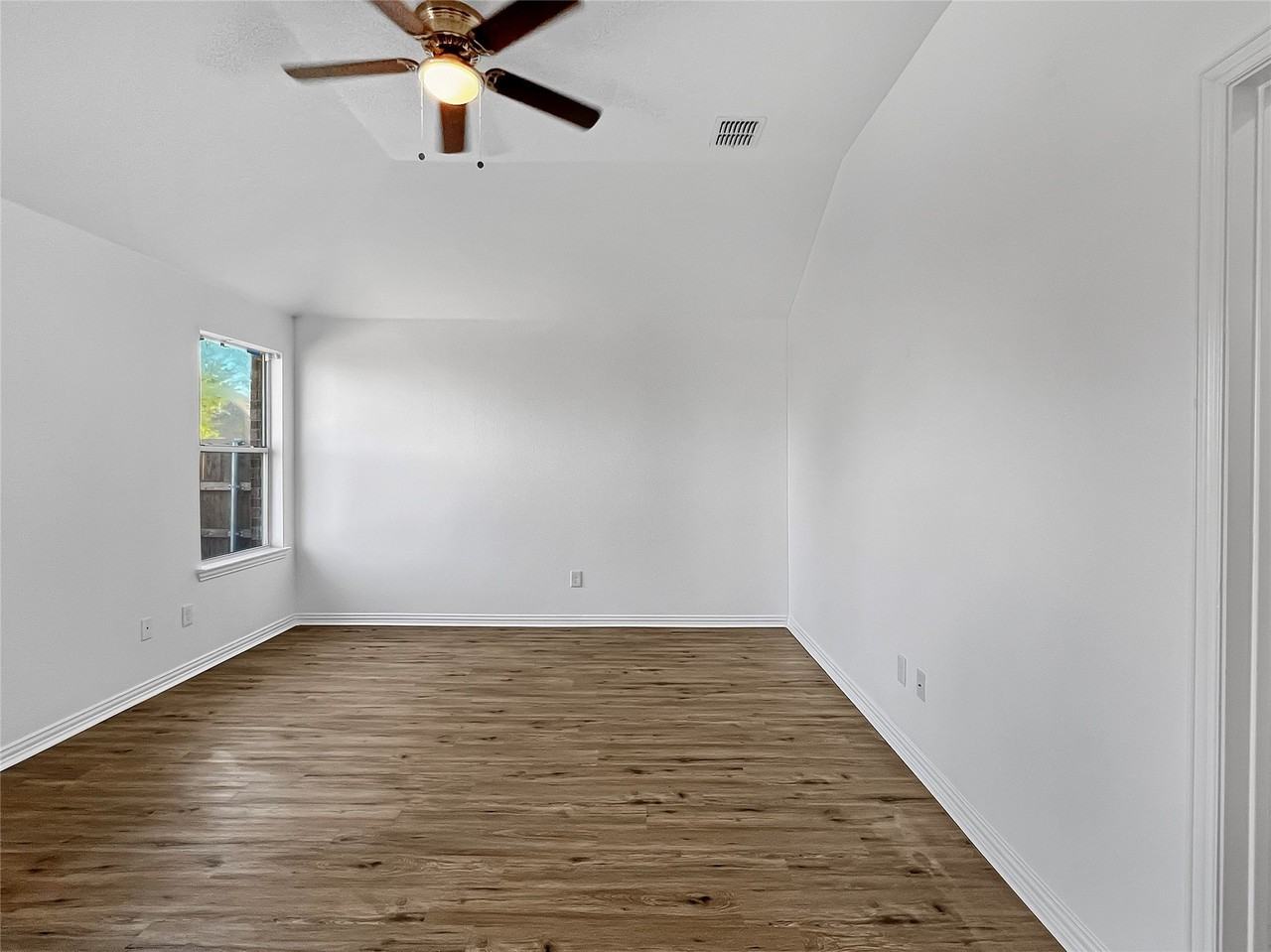 2712 Dawn Spring Dr - Photo 5 of 9