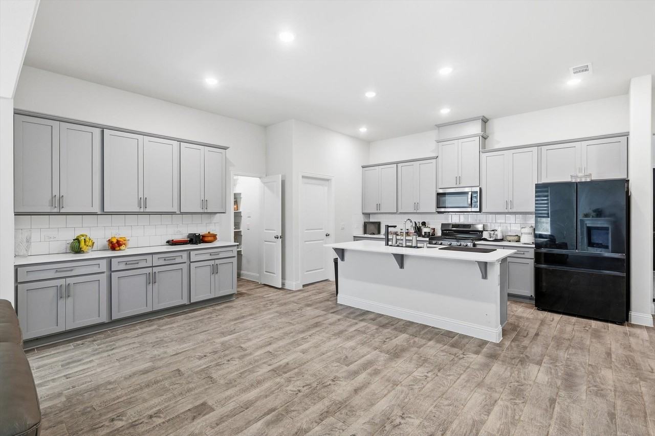 105 Portina Dr - Photo 6 of 25