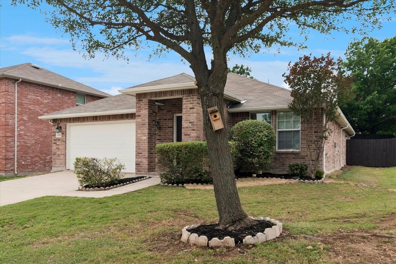 13221 Galaxy Dr - Photo 2 of 25