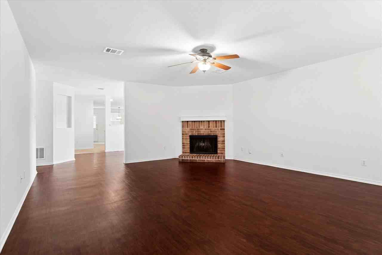 13221 Galaxy Dr - Photo 5 of 25