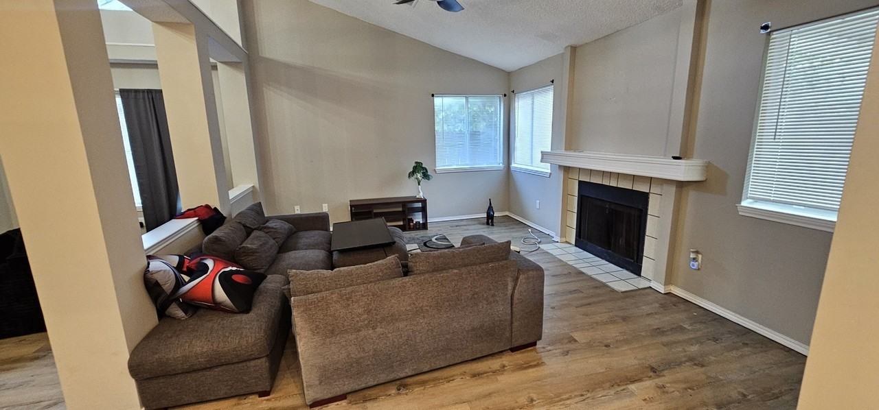 7801 Estates Way - Photo 5 of 26