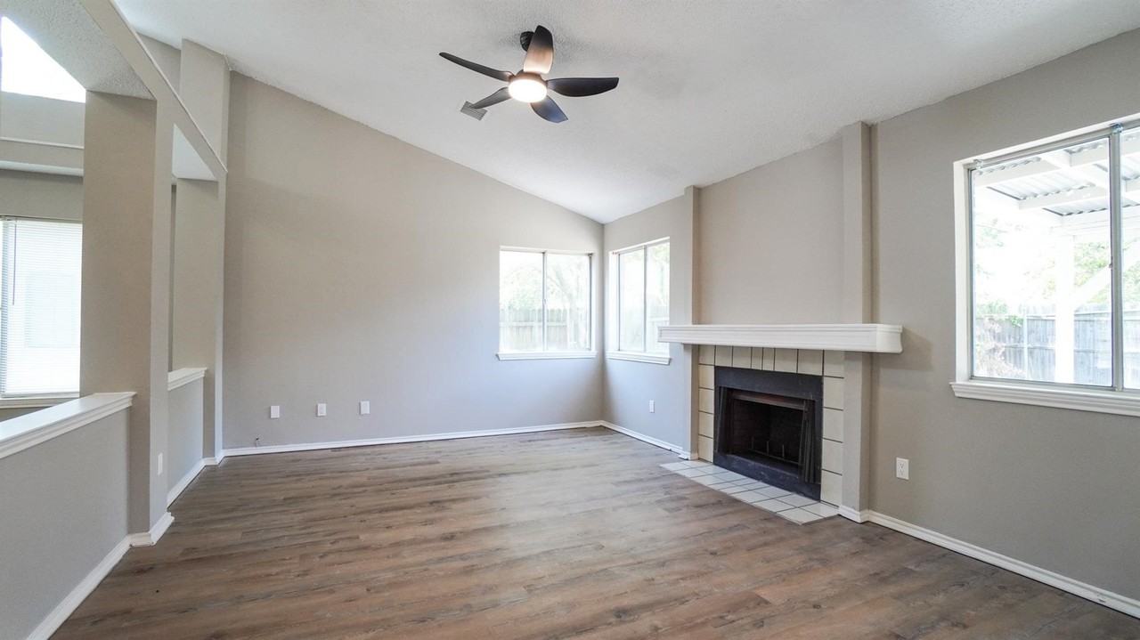 7801 Estates Way - Photo 6 of 26