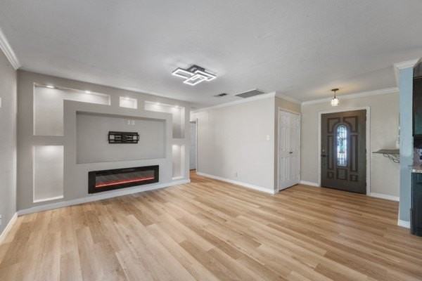1608 Leon St - Photo 3 of 16
