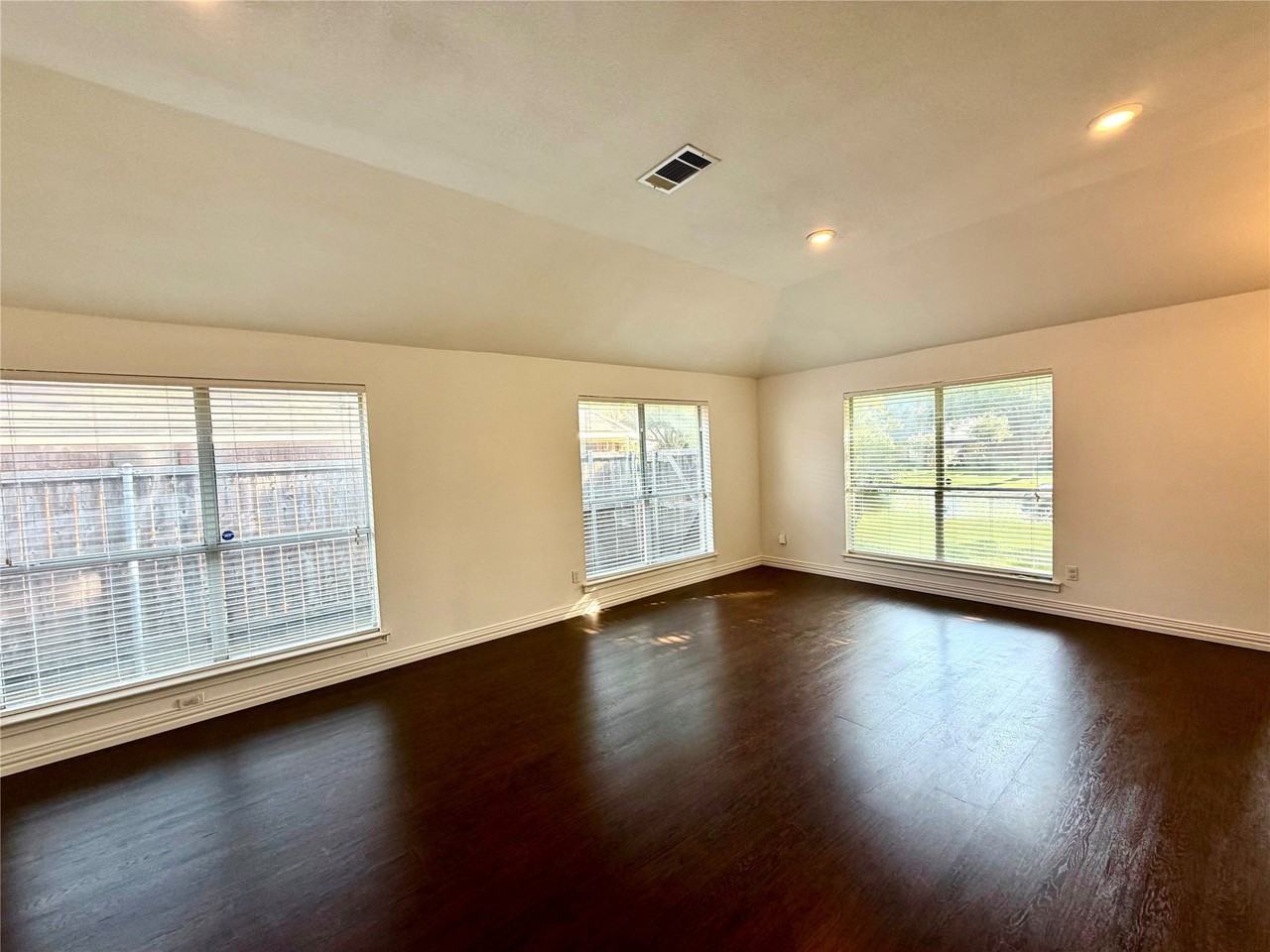 4232 Osborn Rd - Photo 2 of 22
