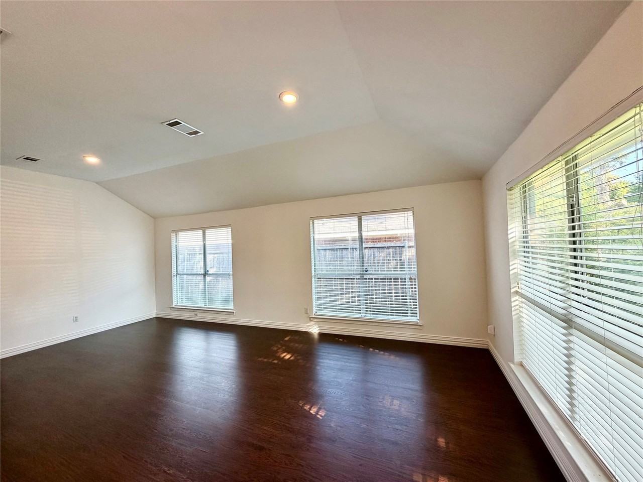 4232 Osborn Rd - Photo 3 of 22
