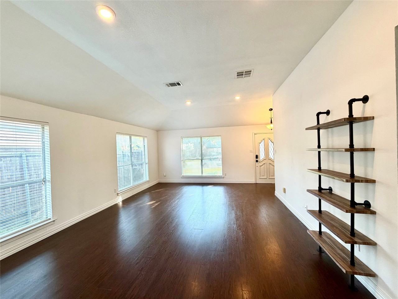 4232 Osborn Rd - Photo 4 of 22
