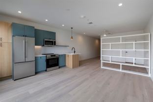 309 W Daggett Ave #203 - Photo 1 of 1