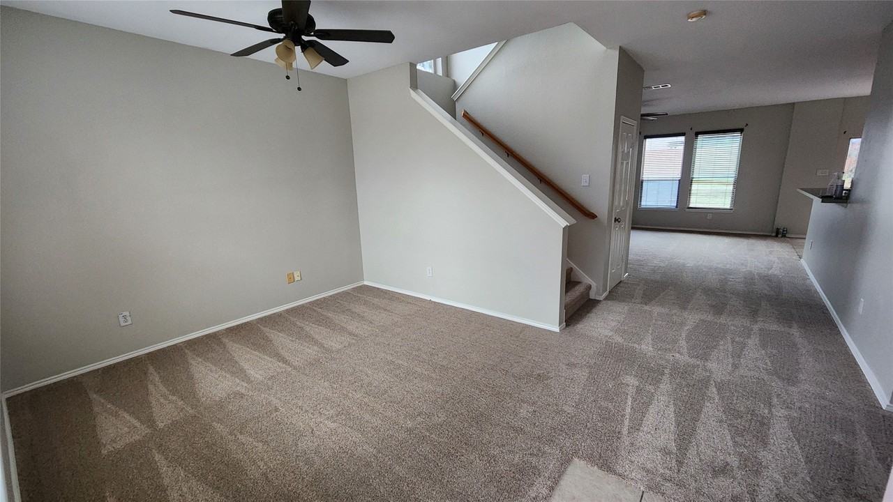 9201 Popes Creek Ct - Photo 3 of 19