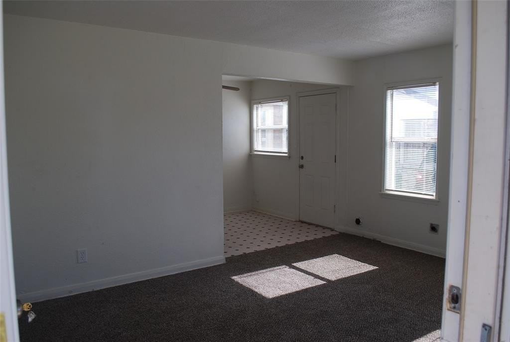 408 Babb Dr - Photo 4 of 21