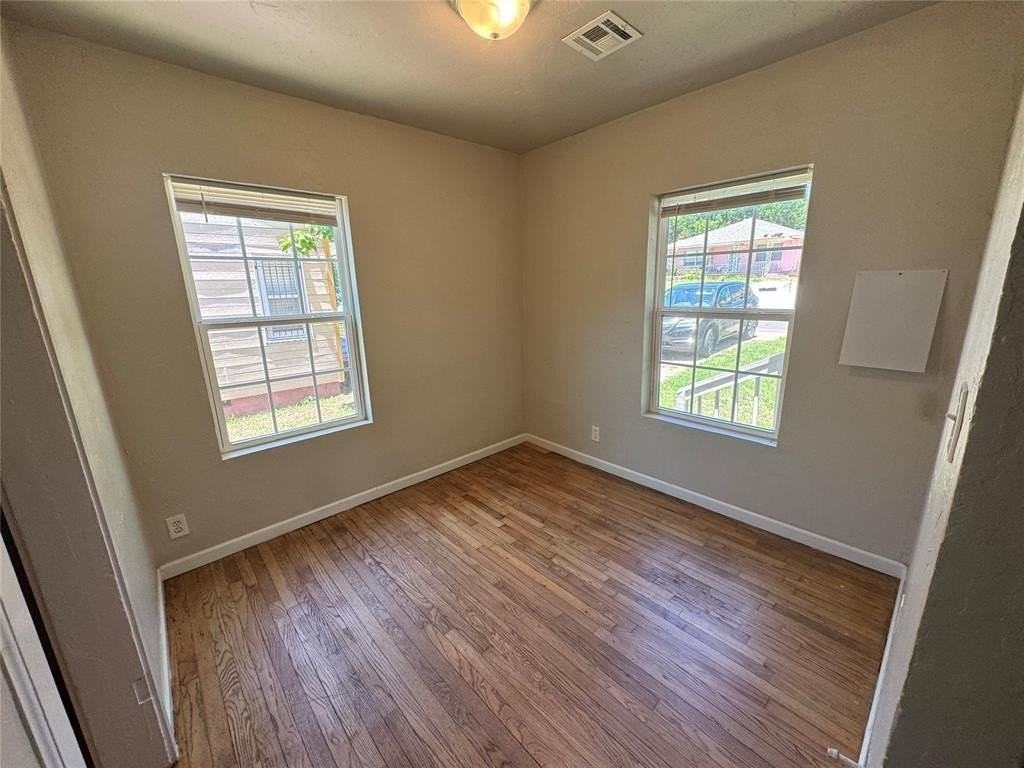 2524 Ne 14th St - Photo 3 of 13