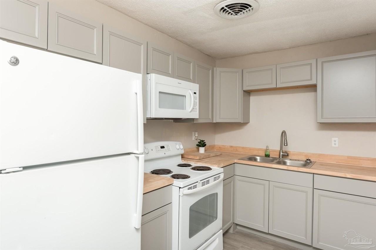 6404 Dunbar Rd - Photo 5 of 15