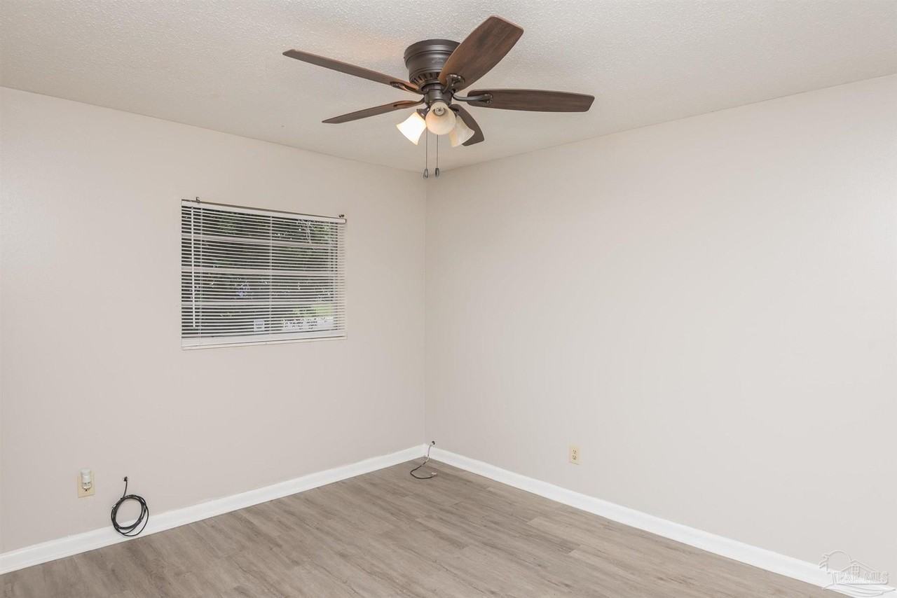6404 Dunbar Rd - Photo 7 of 15