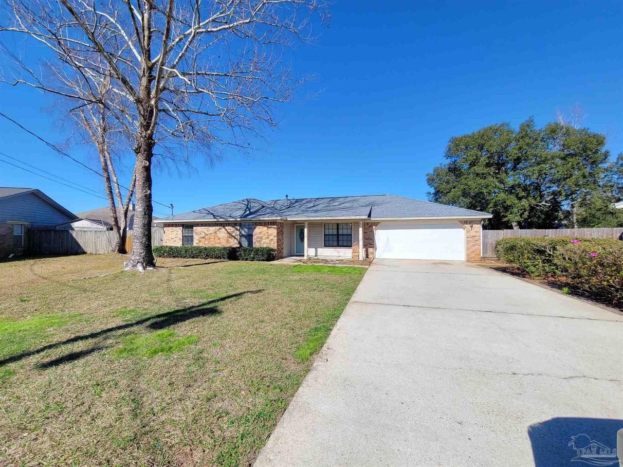 1306 Pine Hill Cir - Photo 2 of 24
