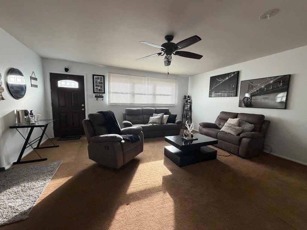 1002 Denton St - Photo 5 of 25