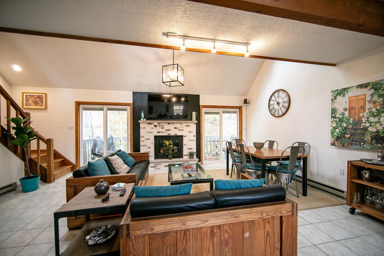 115 Sterling Cir - Photo 2 of 46
