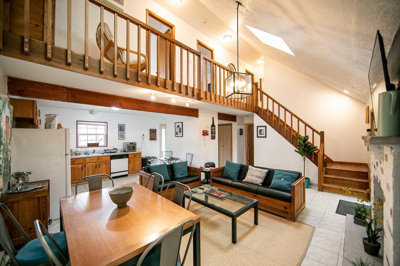 115 Sterling Cir - Photo 4 of 46