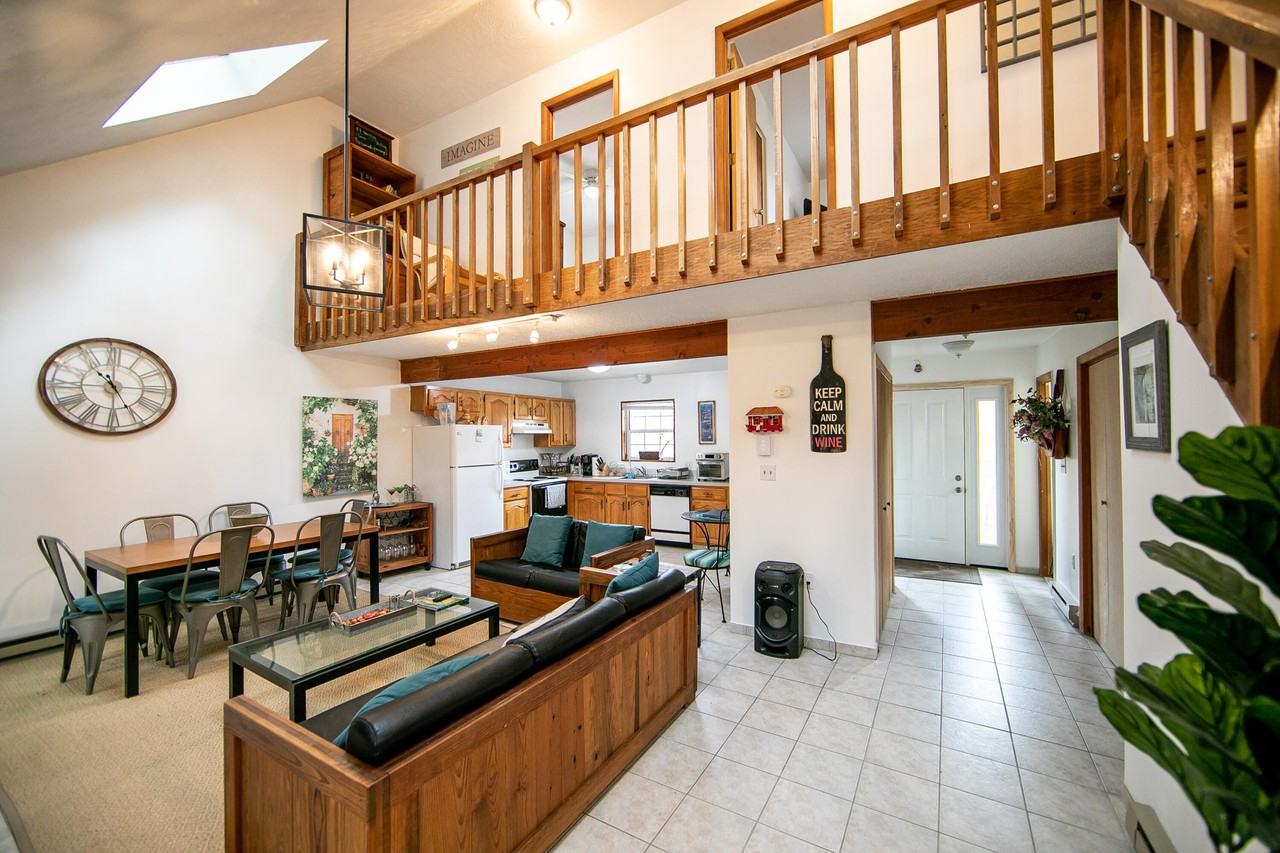 115 Sterling Cir - Photo 5 of 46