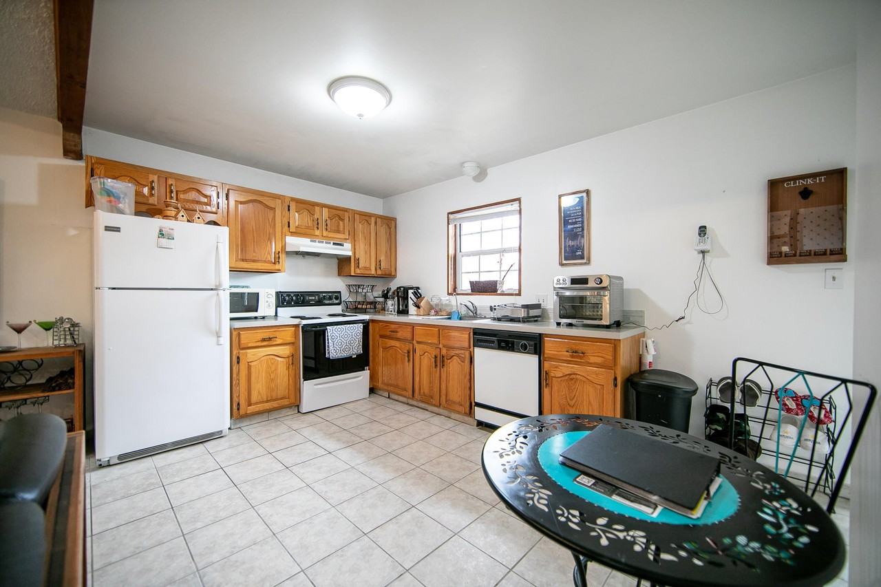 115 Sterling Cir - Photo 7 of 46