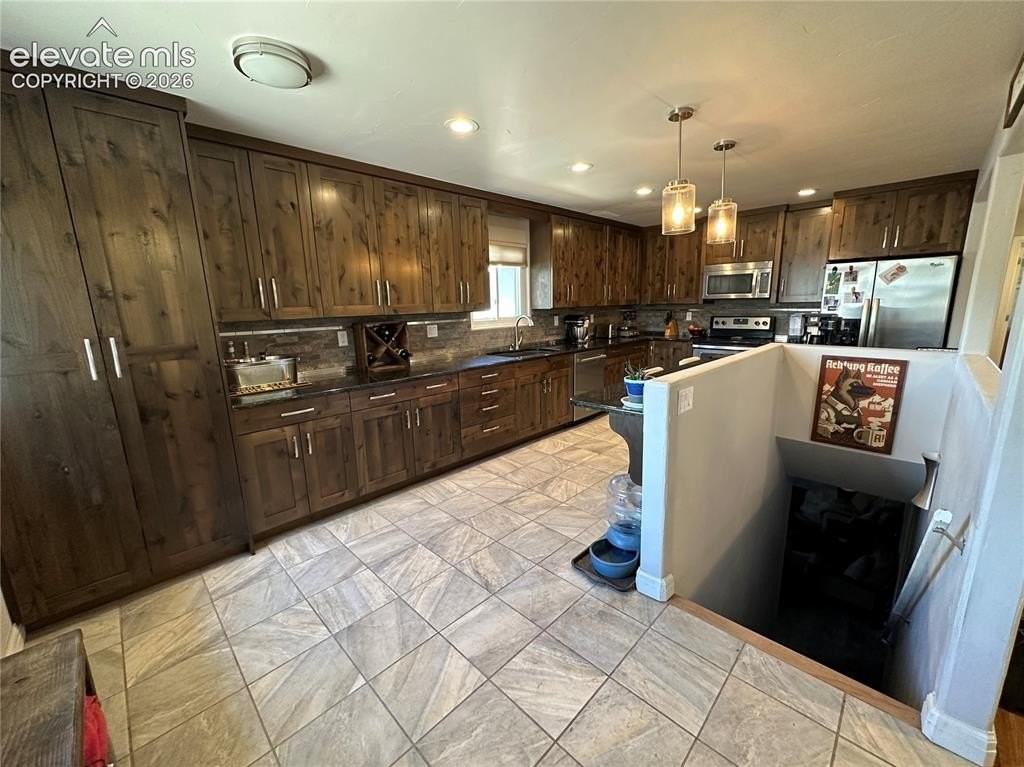 1314 Mcarthur Ave - Photo 4 of 15