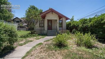 featured image of 615 E Washington St